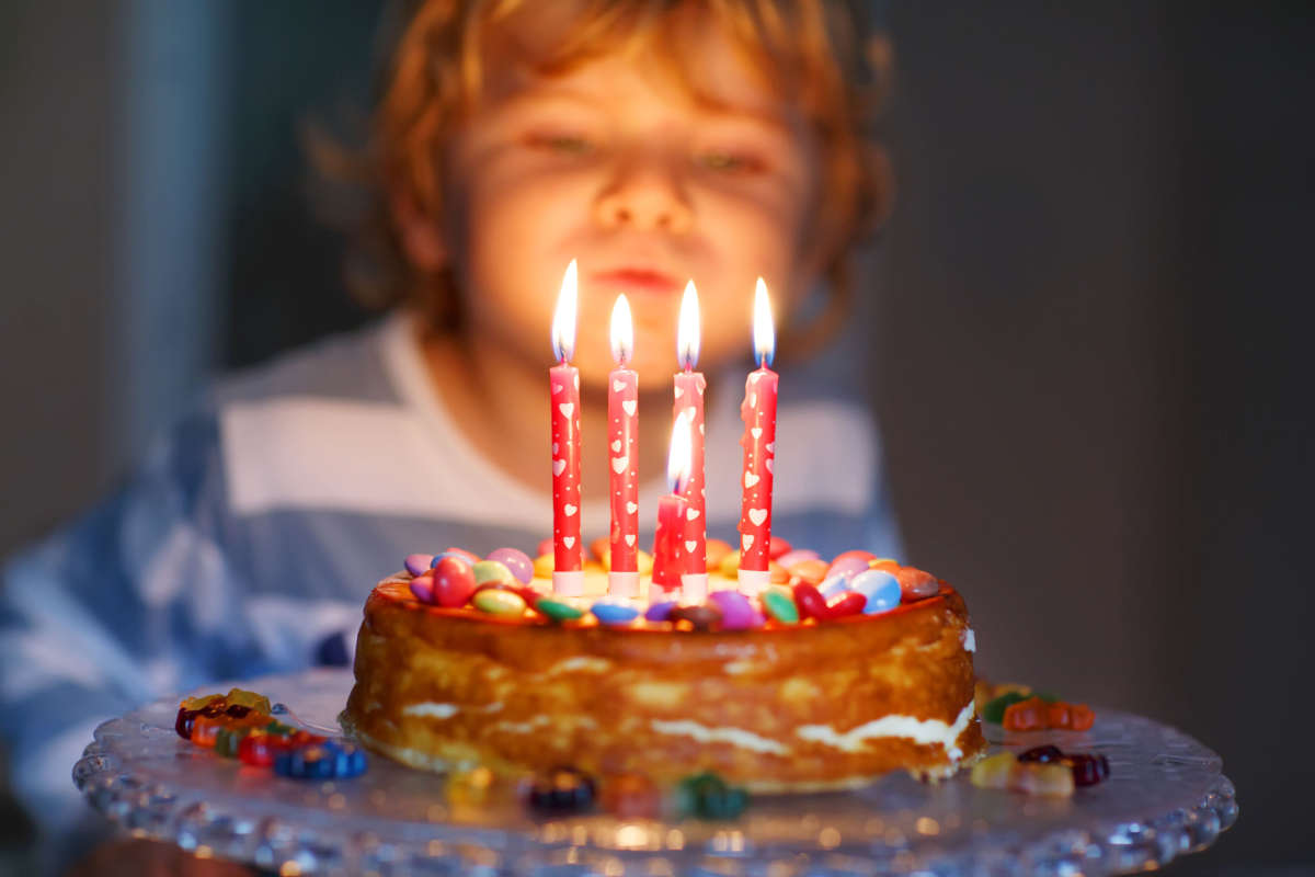 12 Tradisi Sederhana Tapi Spesial untuk Ulang Tahun Anak Anda =